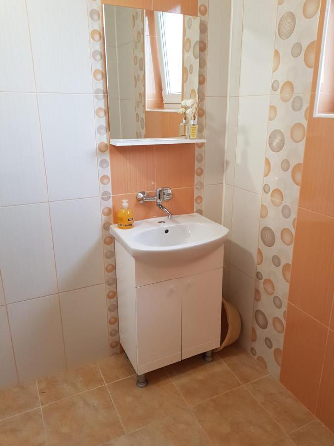 卡瓦尔纳 Къща За Гости Саня酒店 外观 照片